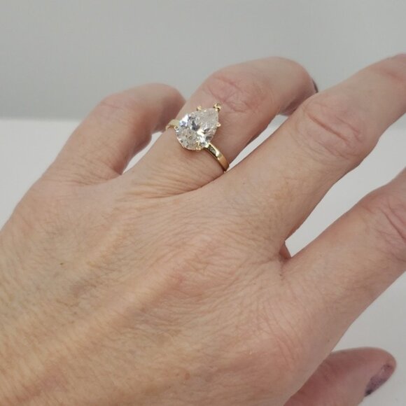 Pear Shape 14K Yellow Gold Pear-Shaped CZ Diamond Solitaire Engagement Ring 5.5 - Picture 8 of 12